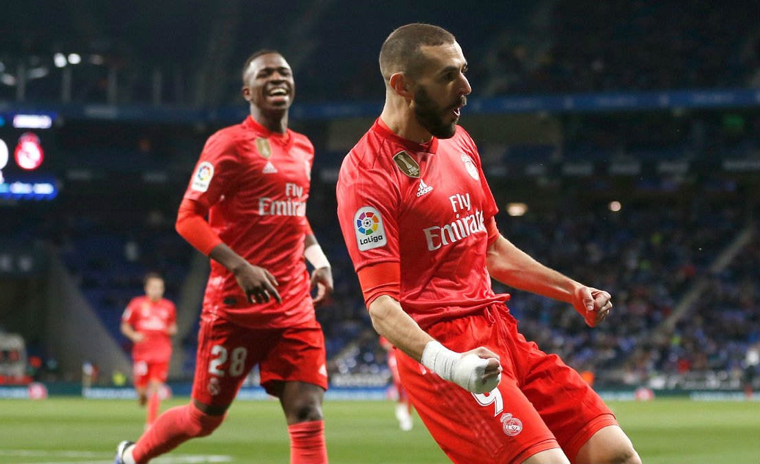 Karim Benzema festejando uno de sus goles ante el Espanyol