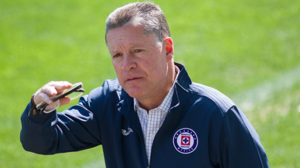 Ricardo Peláez durante un entrenamiento de Cruz Azul