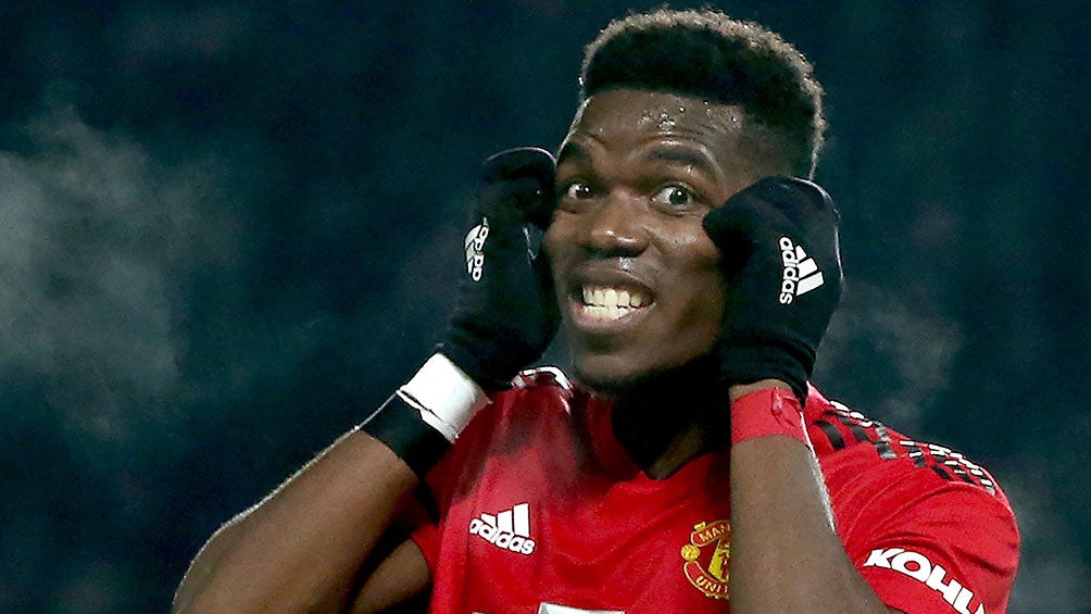 Paul Pogba reacciona durante el partido contra Burnley