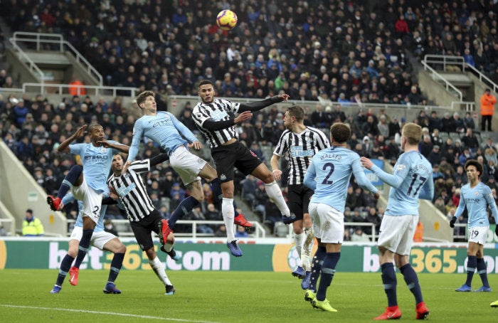 Acción del Newcastle vs Manchester City