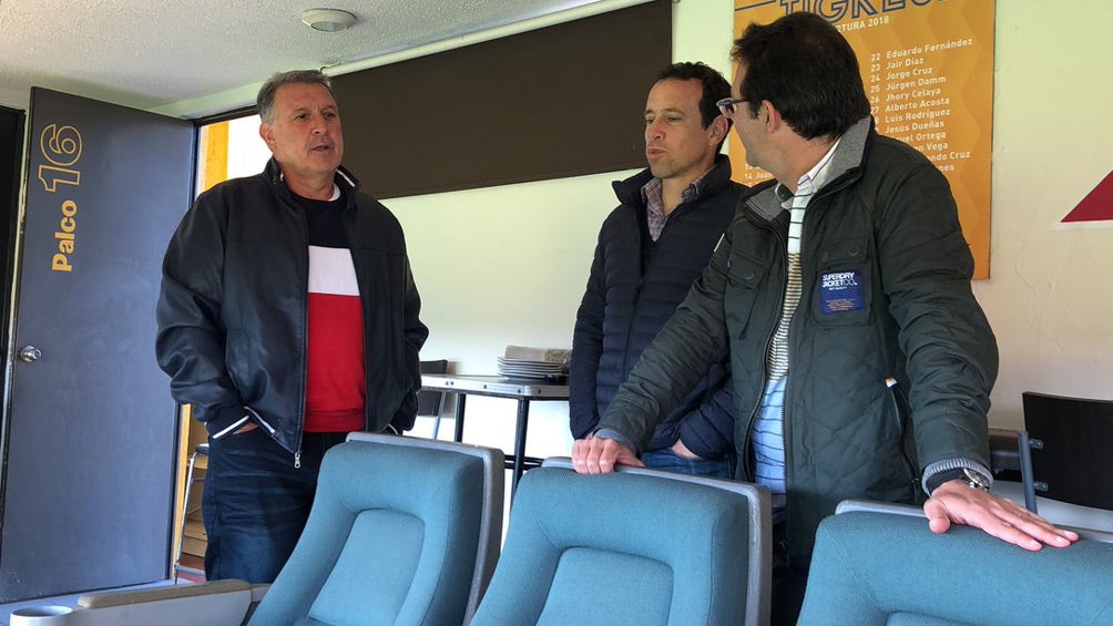 Tata, Torrado y Sancho platican en el Universitario 