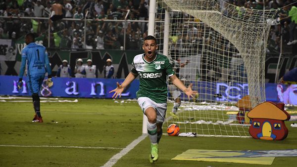 Nicolás Benedetti festeja un gol