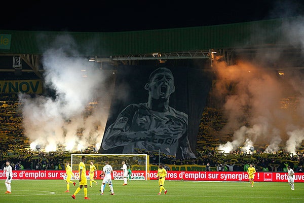 Así homenajearon a Sala en juego del Nantes