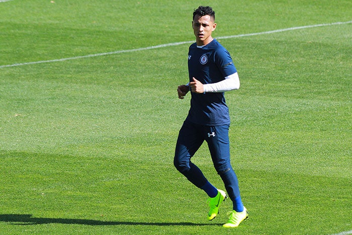 Yoshimar Yutún en un entrenamiento del Cruz Azul