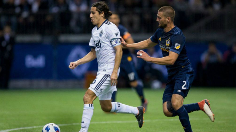 Efraín Juárez durante un partido con el Whitecaps