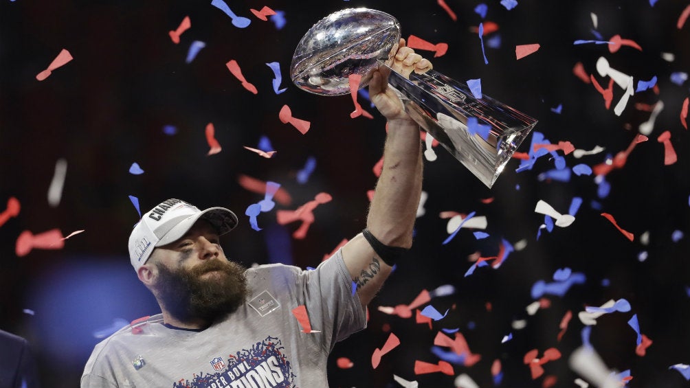 Edelman levanta el trofeo Vince Lombardi 