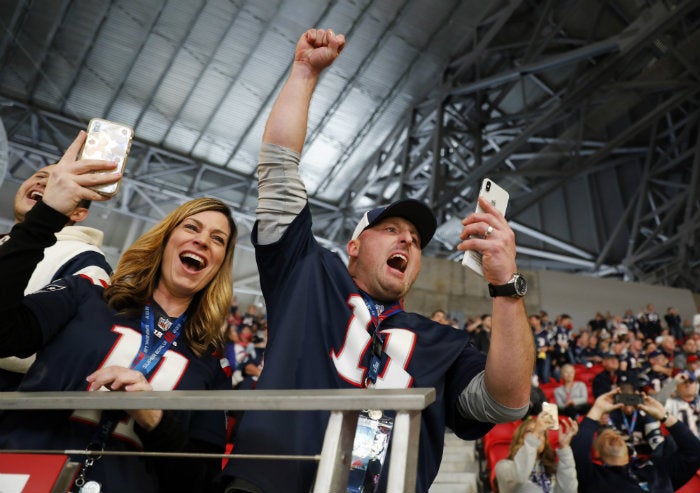 Seguidores de los Pats en las gradas del Mercedes-Benz Stadium