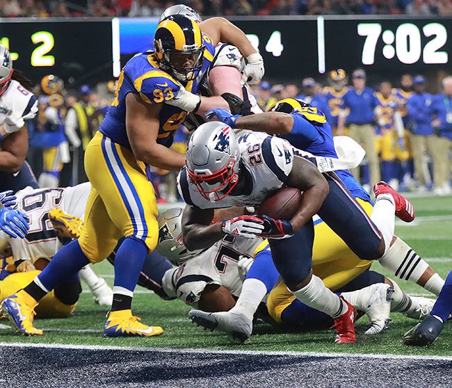 TD del título de Sony Michel contra Rams