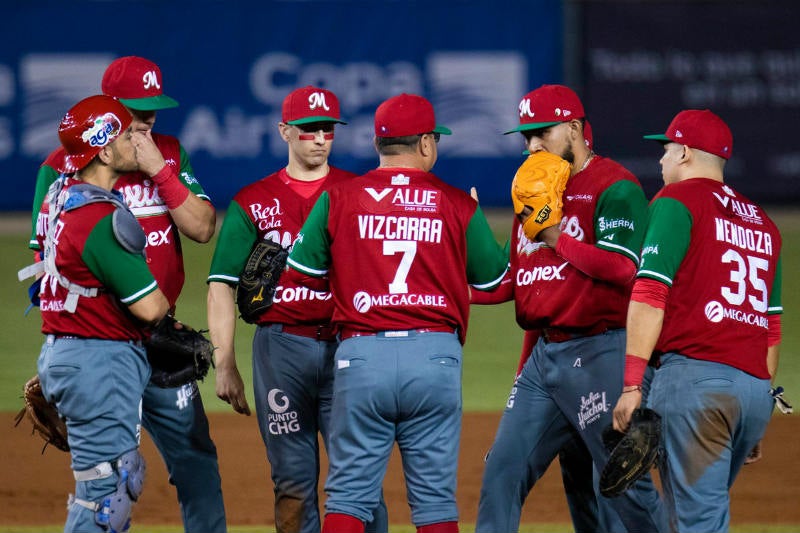 Jugadores de los Charros de Jalisco durante el partido