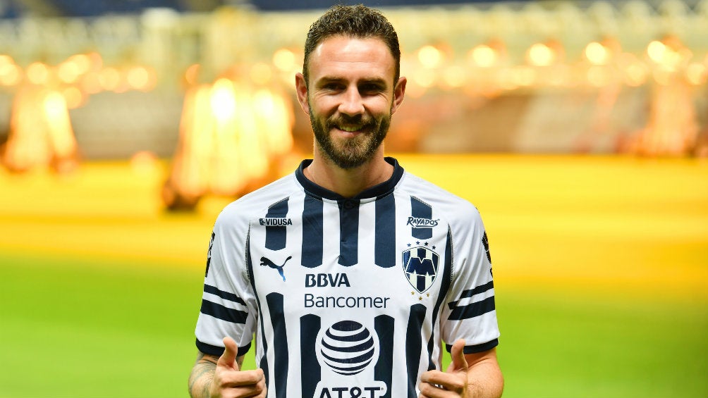 Miguel Layún durante su presentación con Monterrey