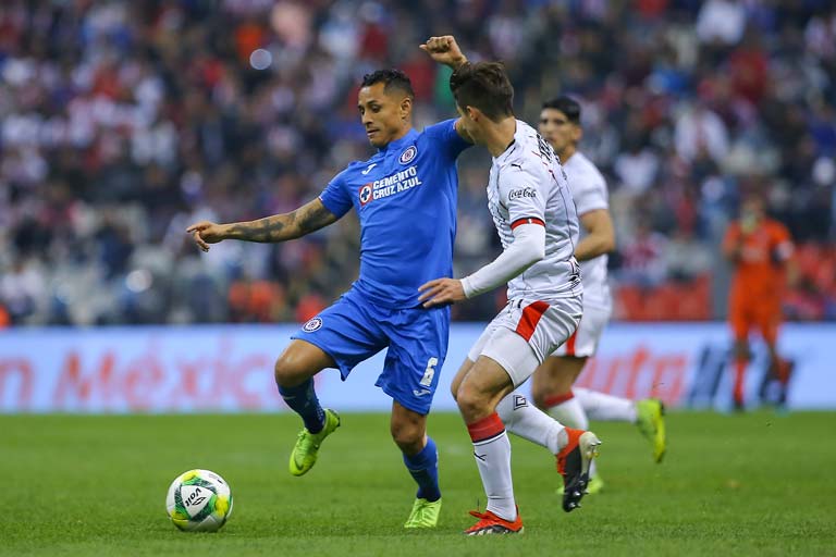 Yoshimar en el duelo contra Chivas