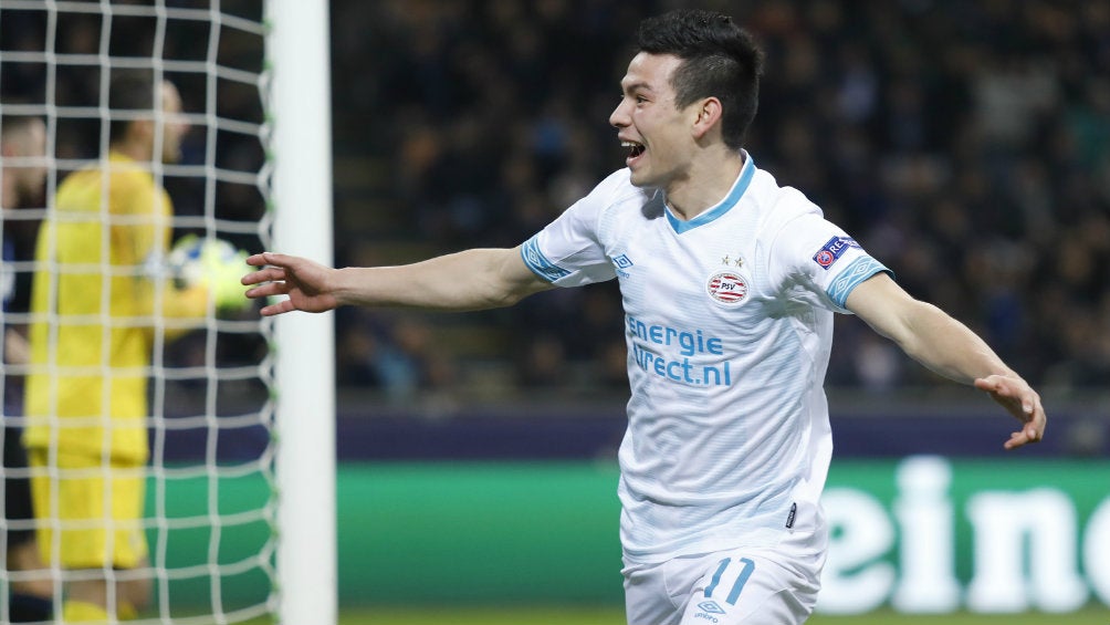 Lozano celebra anotación en Champions League 