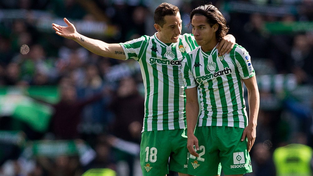 Guardado da indicaciones a Lainez en La Liga 