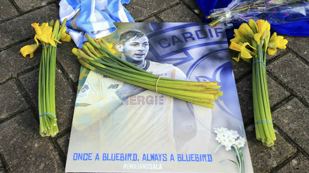 Afición recuerda la memoria de Emiliano Sala