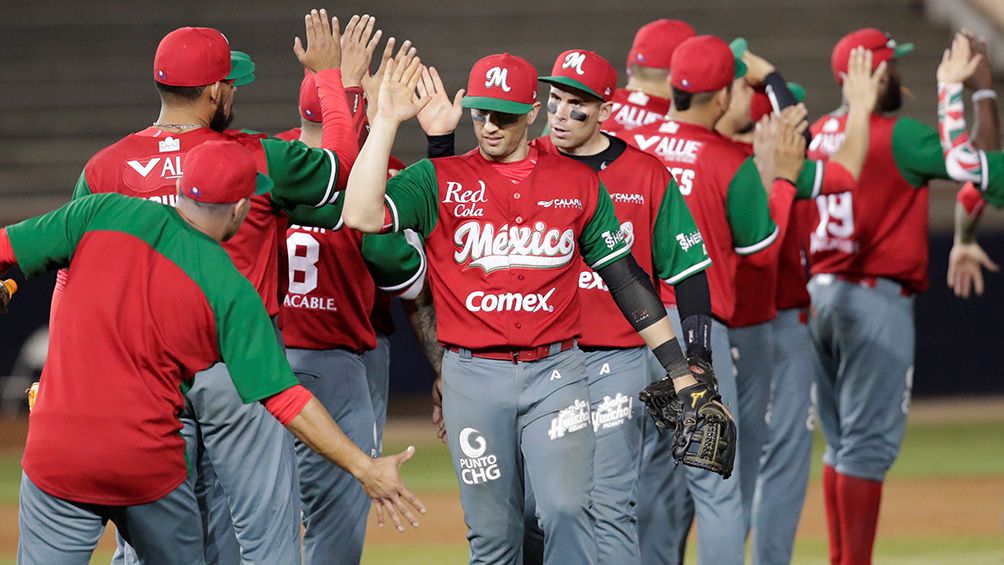 Los jugadores de Charros festejan la victoria