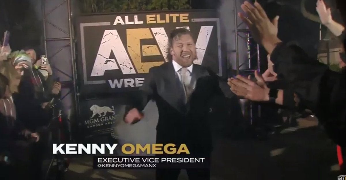 Omega hace su entrada en AEW