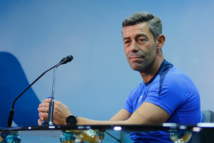 Caixinha en conferencia de prensa