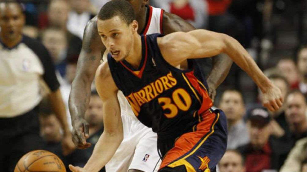 Stephen Curry durante el Warriors vs Blazers en el 2010