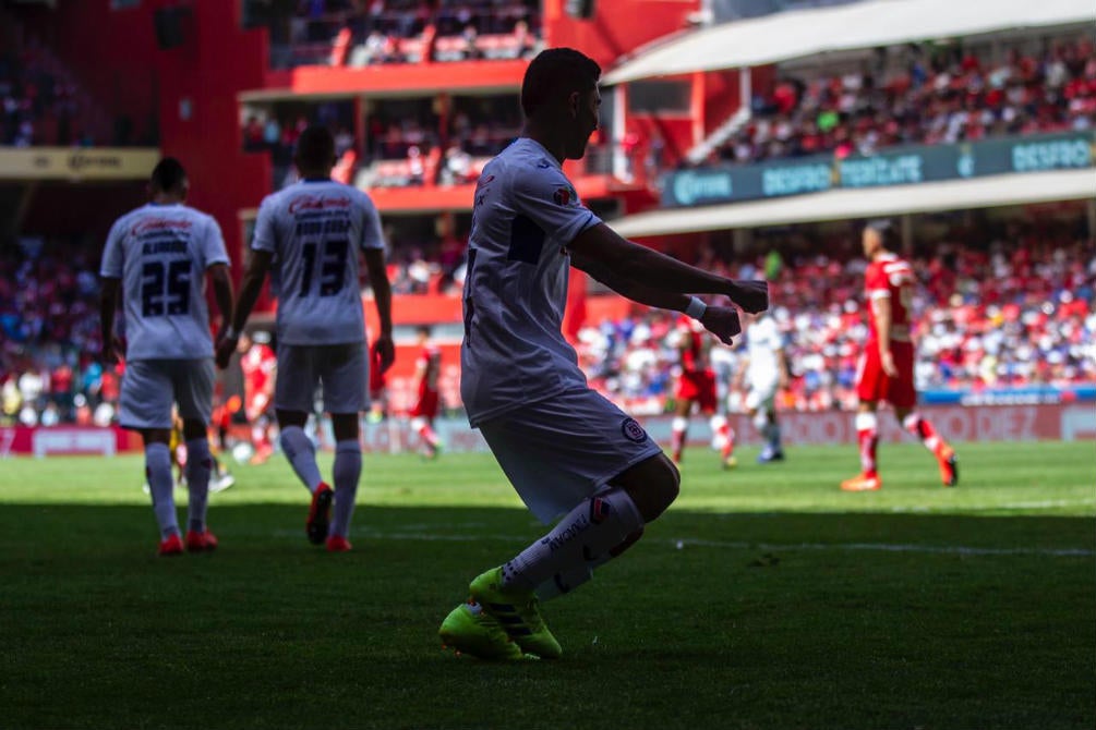 Orbelín Pineda festeja su gol ante Toluca