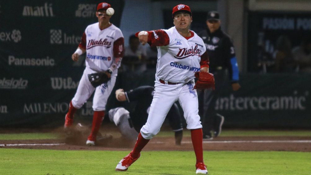 Arturo López, durante un juego con los Diablos Rojos