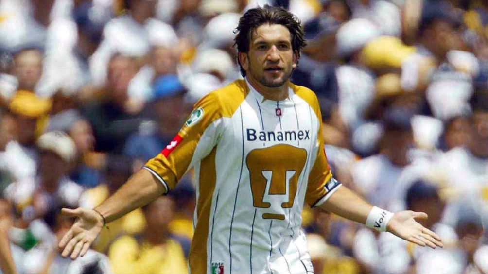 Kikín Fonseca durante un partido con Pumas