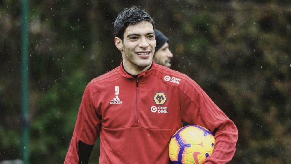 Raúl Jiménez durante un entrenamiento con el Wolverhampton 