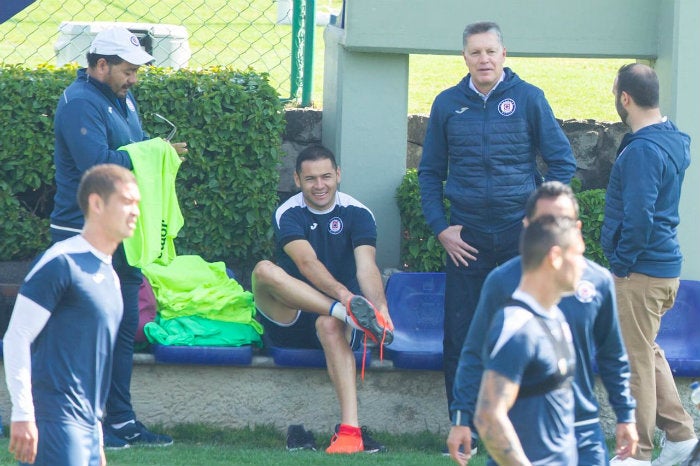 Pablo Aguilar en entrenamiento con el Cruz Azul 