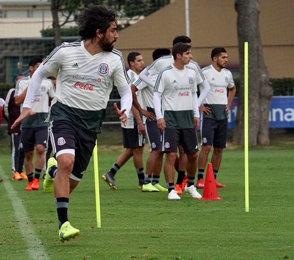 Rodolfo Pizarro, durante entrenamiento del Tri