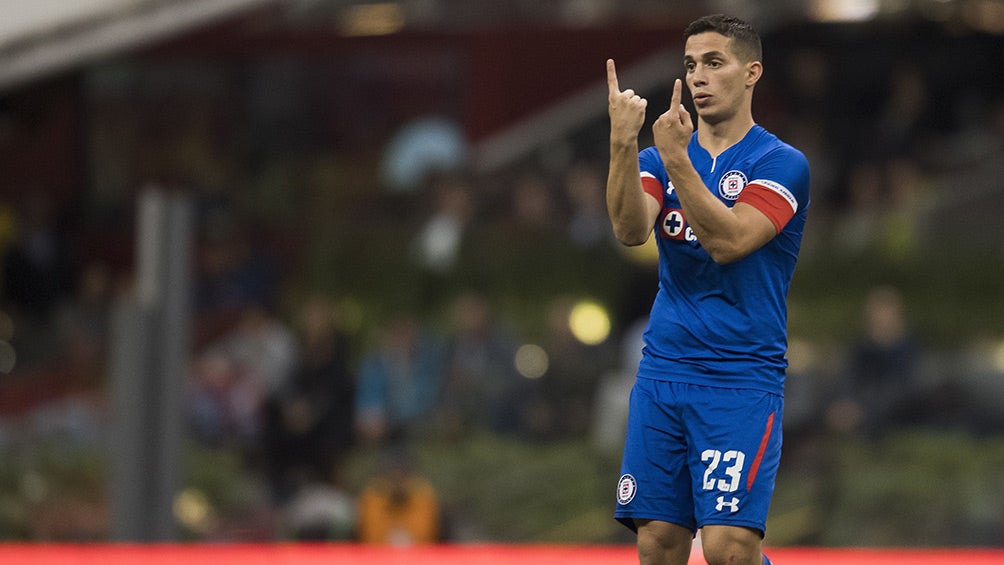 Ivan Marcone, durante juego de Cruz Azul en el Azteca 