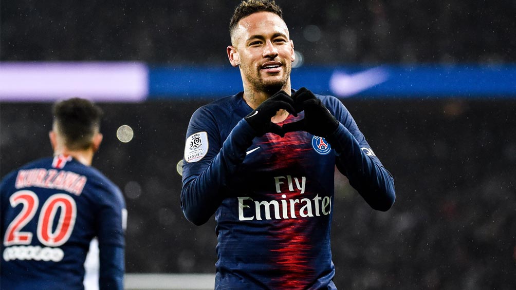 Neymar festeja gol con el PSG