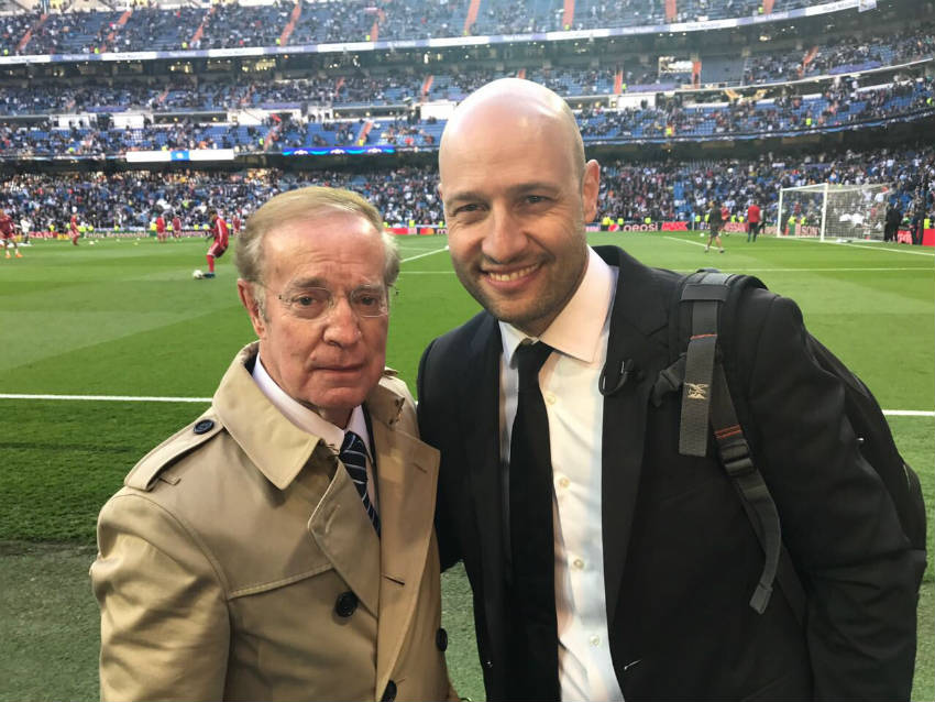 José Ramón se toma una foto con Martín Ainstein 