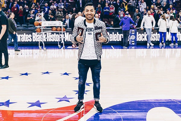 Marco Fabián en juego de los Sixers