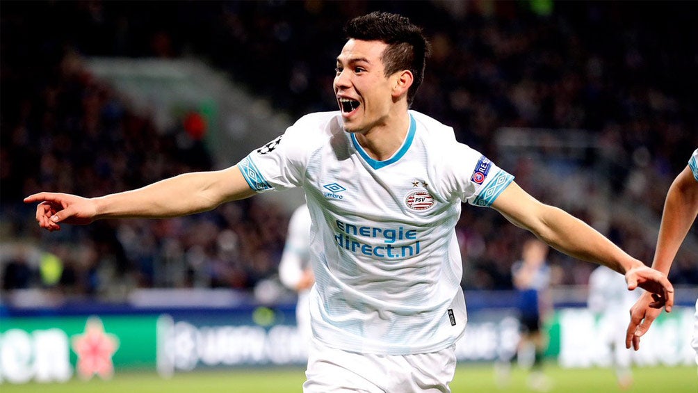 Hirving Lozano festeja gol con el PSV