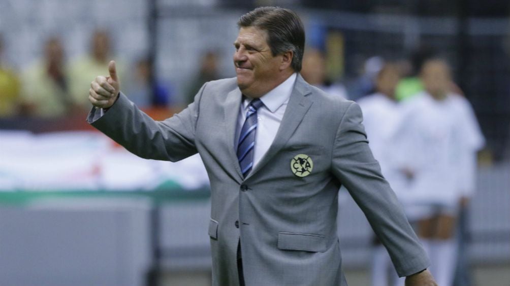 Miguel Herrera durante un juego del América