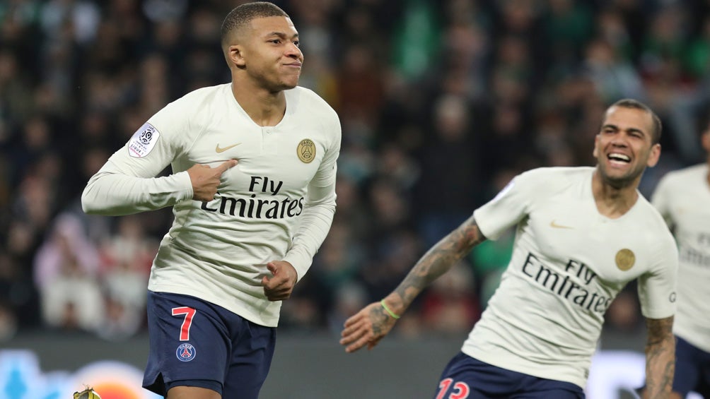 Mbappé celebra una anotación con el PSG