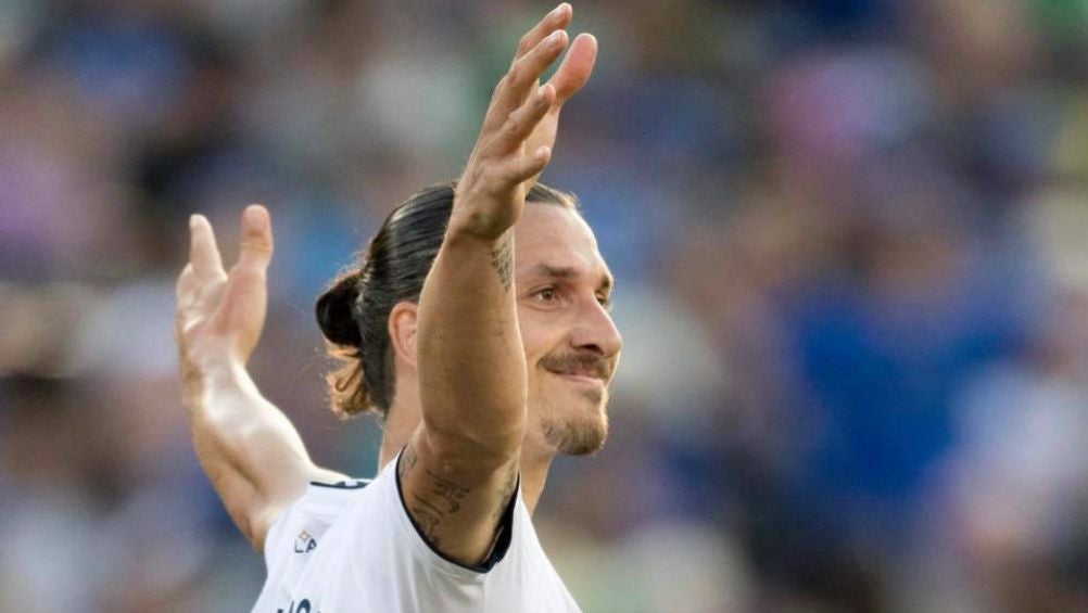 Ibrahimovic festeja gol con el LA Galaxy