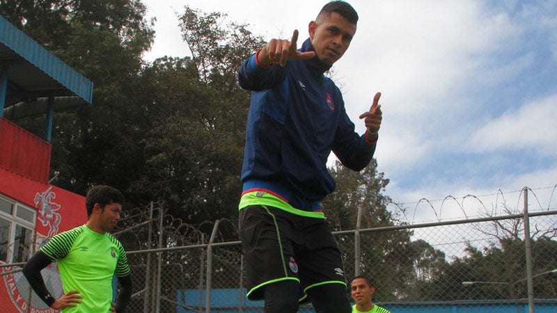 El delantero, durante un entrenamiento con Municipal 