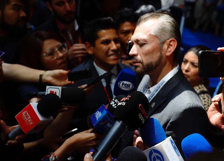 Higuera durante el evento de antipiratería en el deporte