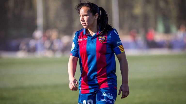 Charlyn Corral, durante un juego con Levante 