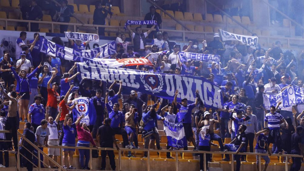 Afición de Cruz Azul durante un partido de Copa