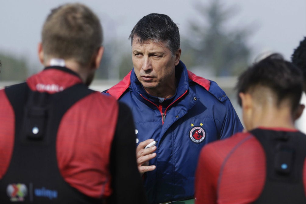 Siboldi durante un entrenamiento del Veracruz