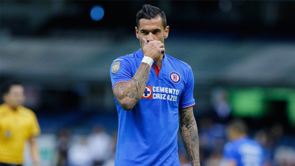 Milton Caraglio lamenta error en un duelo con Cruz Azul