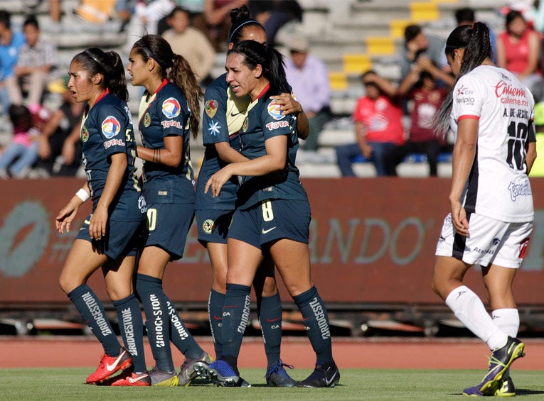 América Femenil festeja triunfo ante Lobos BUAP 