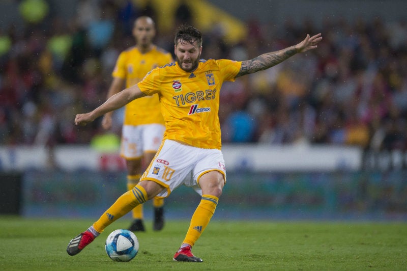 Gignac cobra el penal contra Atlas