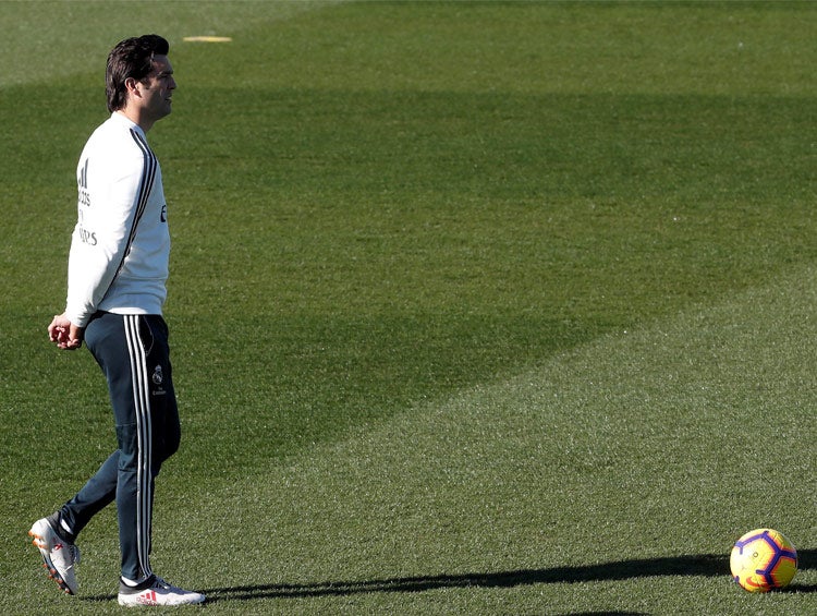 Santiago Solari, durante un entrenamiento con el Real Madrid