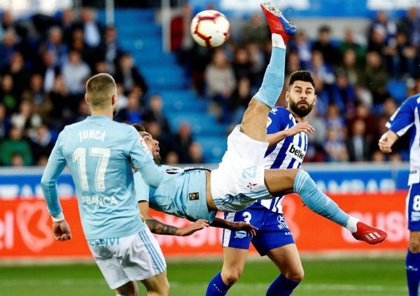 Brais Méndez intentó una chilena contra Alavés