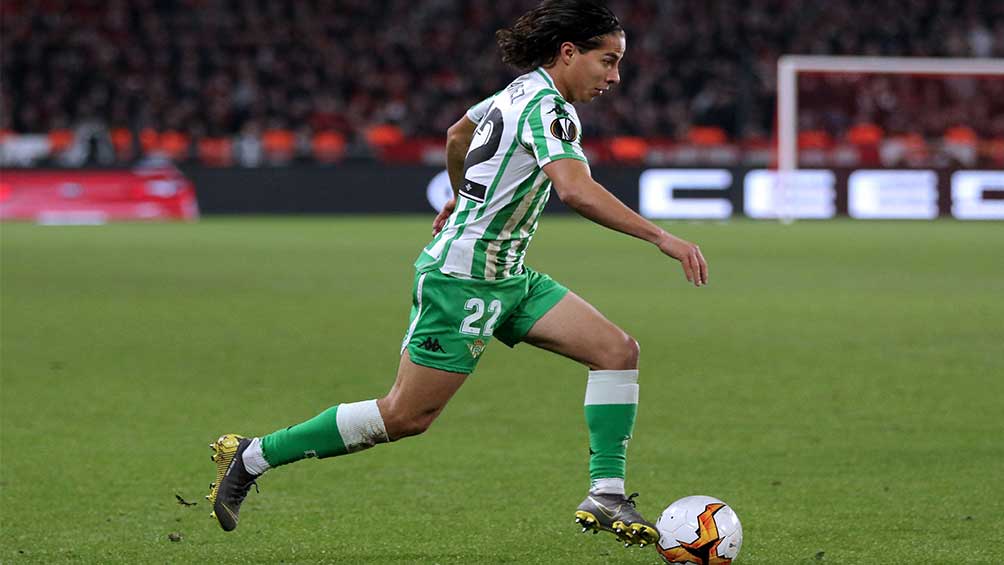 Lainez en partido con el Betis 