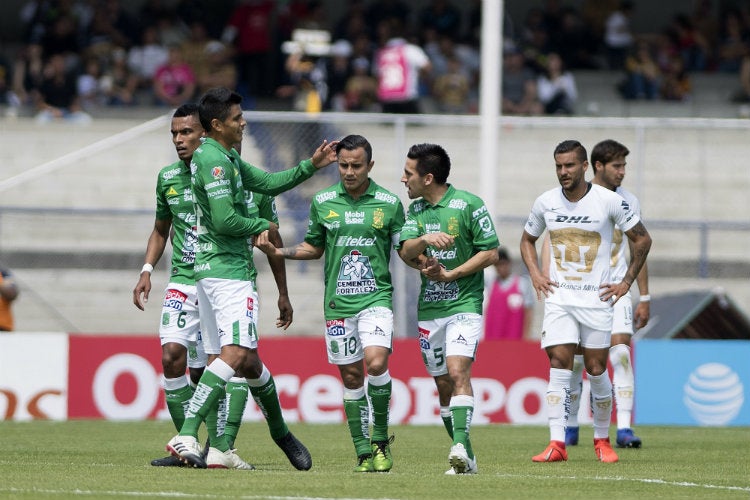 León festeja triunfo en Ciudad Universitaria