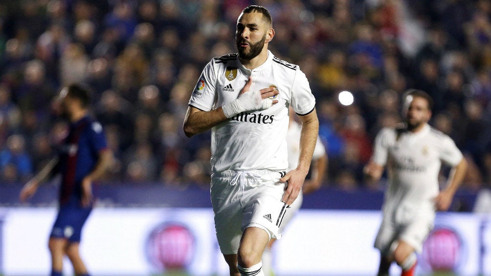 Benzema celebra anotación del Real Madrid