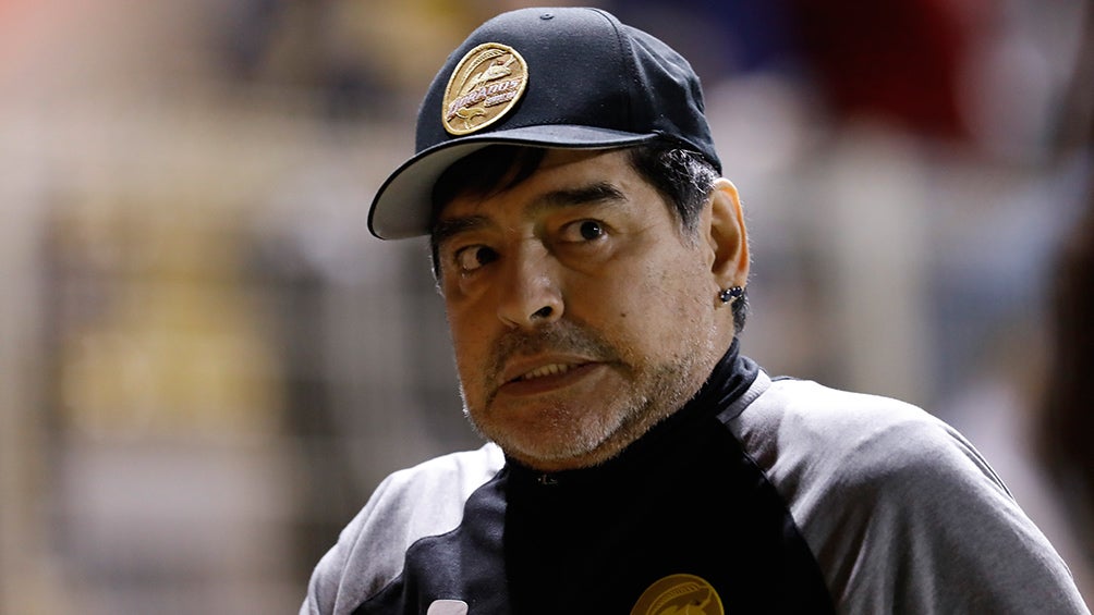 Maradona, durante un juego con Dorados de Sinaloa